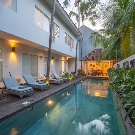 Room & Vespa 4 - Central Seminyak Near Beach-2